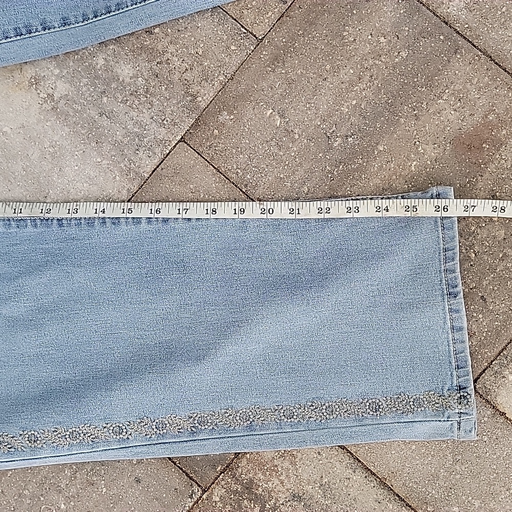 Curve Appeal High-Rise Straight Leg Jeans Contrast Stitching Embroidery Detail - Picture 10 of 11